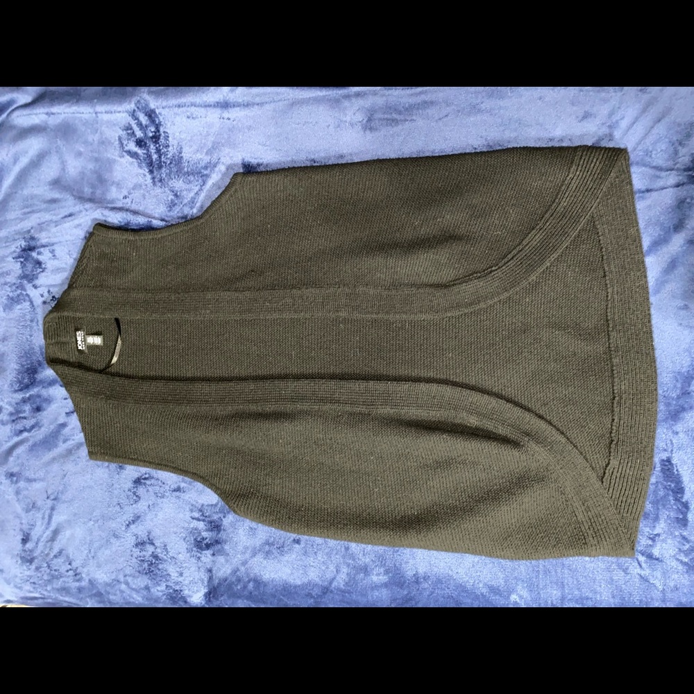 Sleeveless Women’s Cardigan